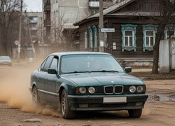 Пенсионерка обнаружила долг по налогам на чужой раритетный BMW