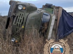 Водителю стало плохо за рулём, он опрокинул ЗИЛ и погиб