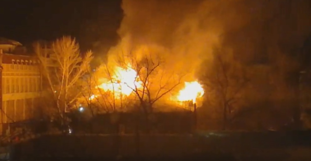 В крупном пожаре на Аткарской пострадали 5 человек