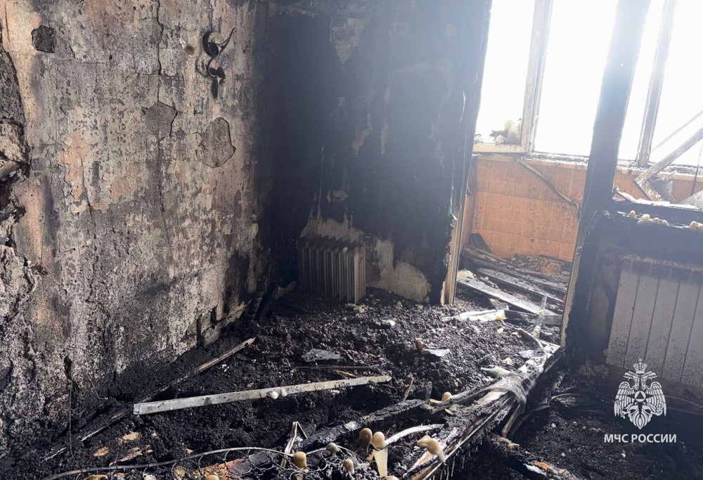 На пожаре в двухэтажном доме погиб мужчина