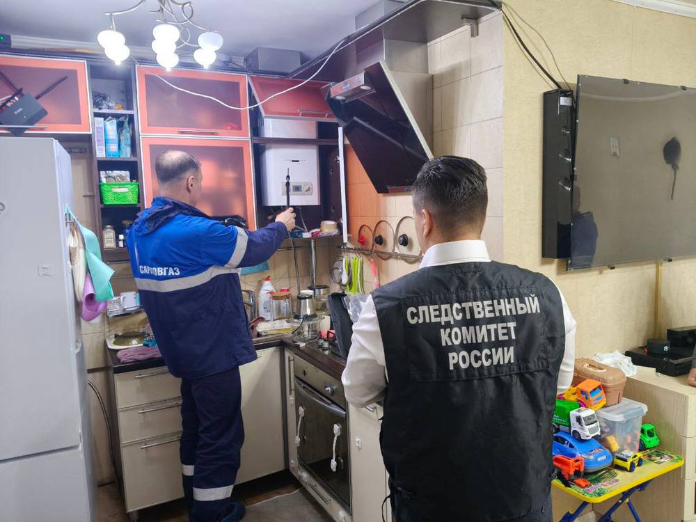 Двое детей и трое взрослых отравились угарным газом