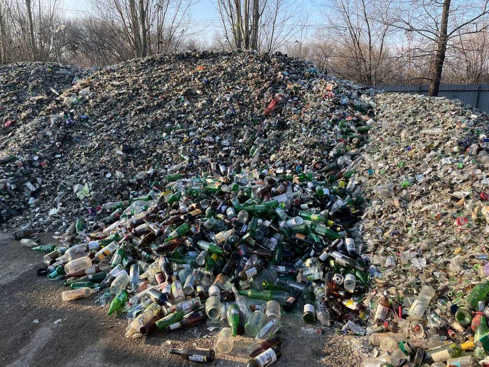 На мусоросортировочных комплексах отобрали 2,5 тысячи тонн стекла