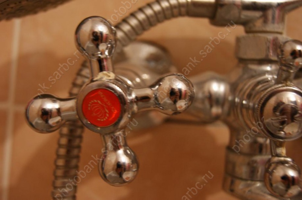 Из-за земляных работ 