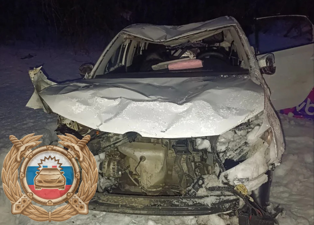 Девочка получила травмы после опрокидывания машины