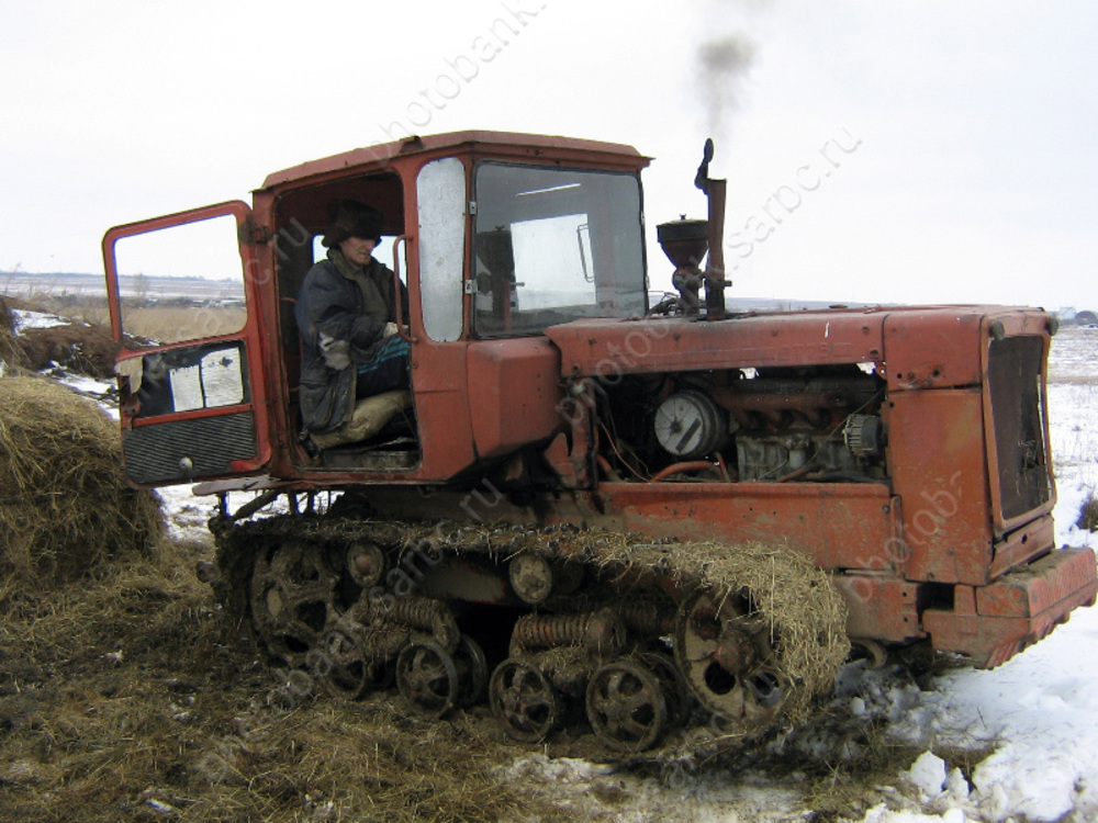 Времена. Погиб Юрий Гагарин, саратовский крестьянин получил патент на первый в мире гусеничный трактор