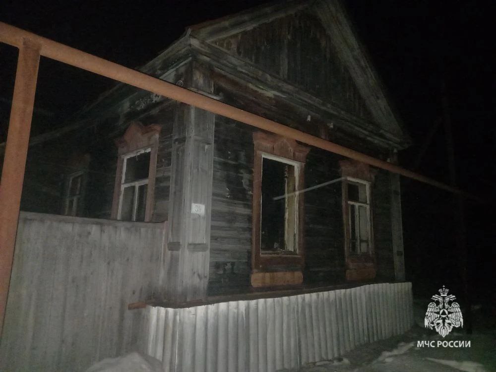 На пожаре в частном доме погиб неосторожный курильщик