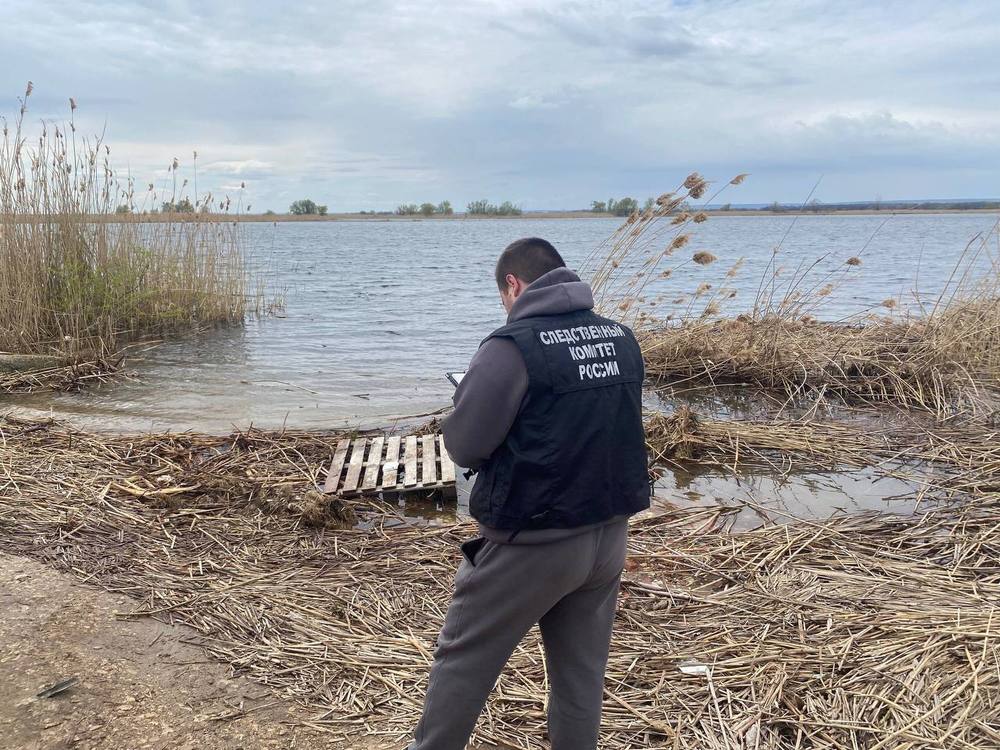 На реке найден женский труп