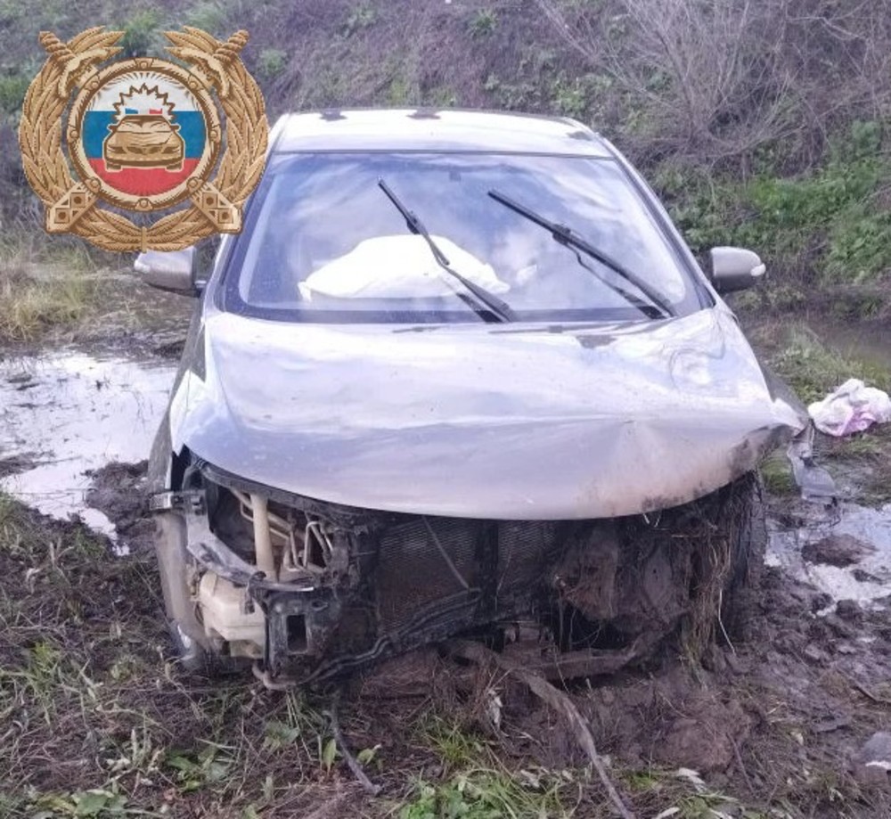 В кювет съехал 