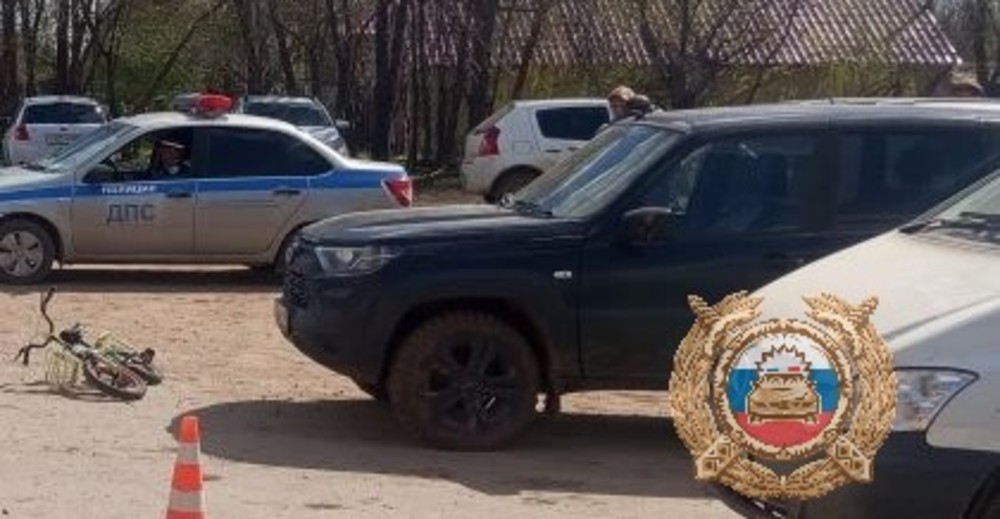 Автомобили сбили двух девочек на велосипедах