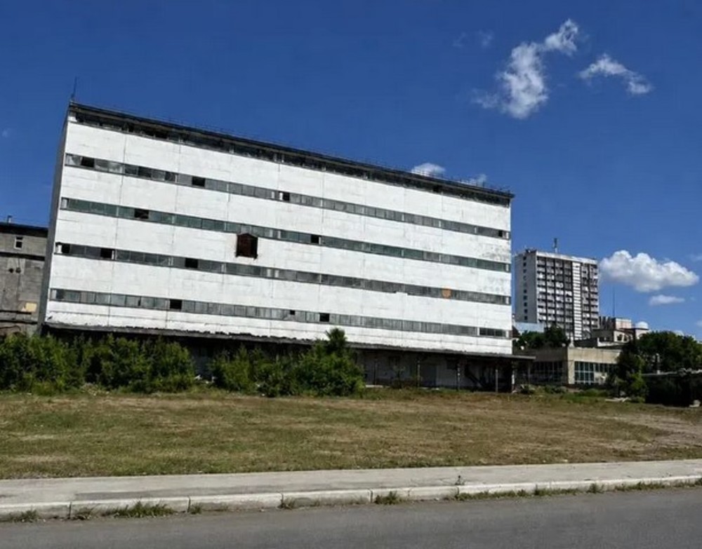 Рядом с набережной продаётся здание под гостиницу или общепит