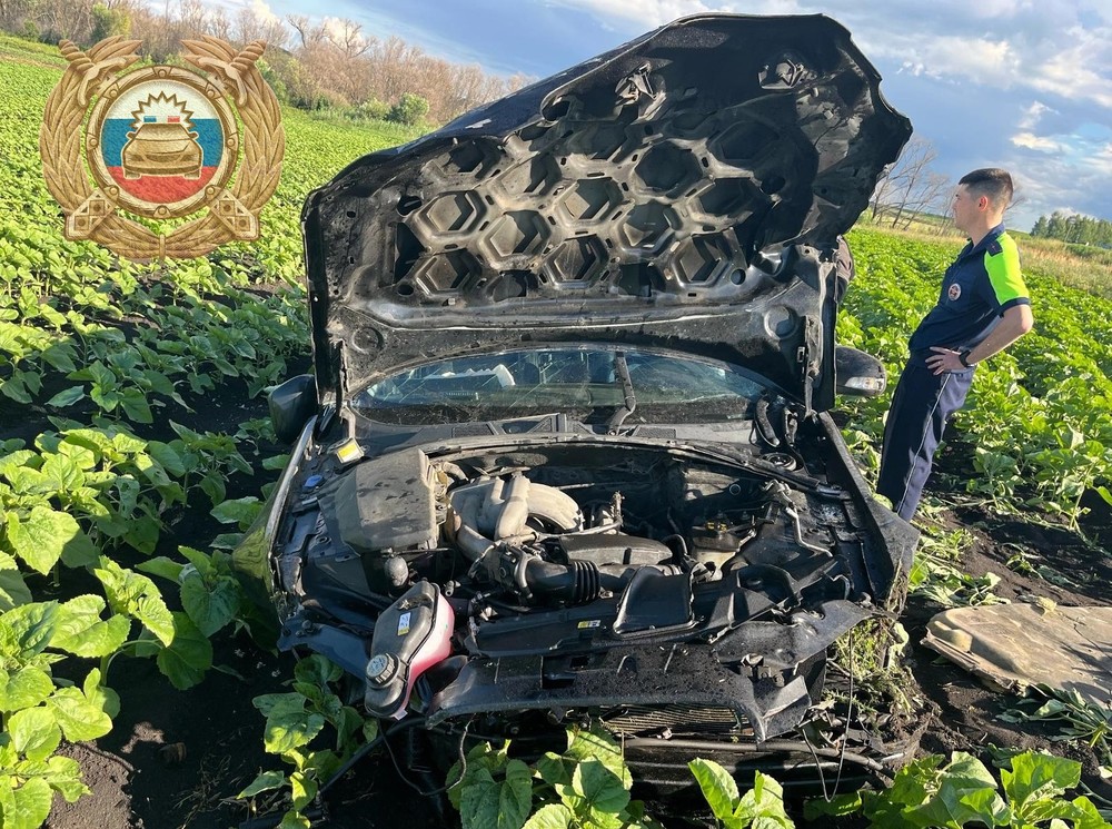 В опрокинувшейся машине травмировались мальчик и женщина