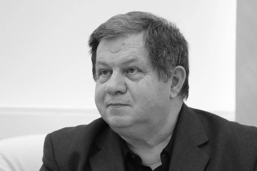 Под колесами автобуса погиб профессор-историк