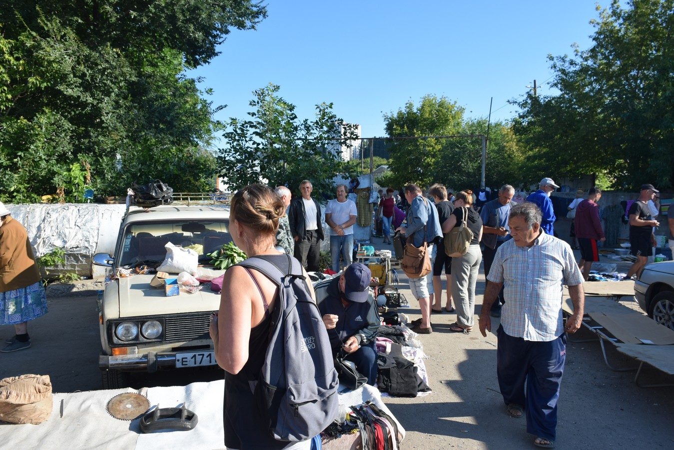 Чиновники продолжают бороться с барахолкой в Пугачевском поселке |  08.08.2020 | Саратов - БезФормата