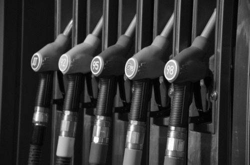 СМИ: В августе прогнозируется рост розничных цен на бензин