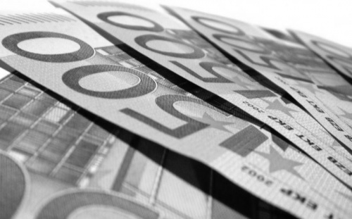 Курс евро обновил исторический максимум. Сегодня - 48,465 рубля