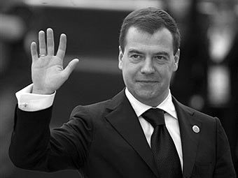 Для Медведева разработают электронную подарочную систему. За 7,5 млн рублей