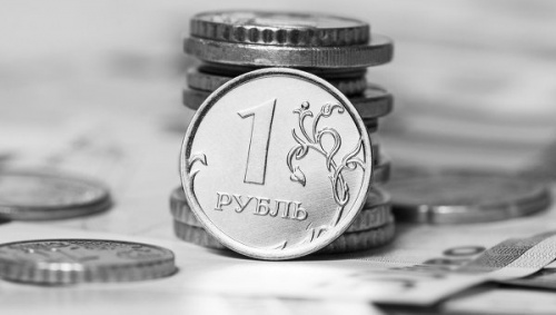 СМИ: Рубль обновил максимум 2015 года