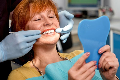 "Зубы за один день". В России становится популярной новая стоматологическая услуга
