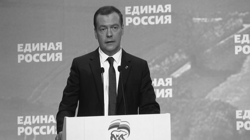 Н@блюдатель. Визит Медведева: четыре слова о дорогах, отложенный коллапс и задержанный дольщик