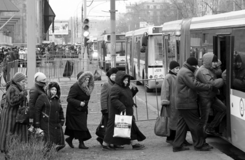 Медведев переведет автобусы на газ. Дешевле, легче и безопаснее