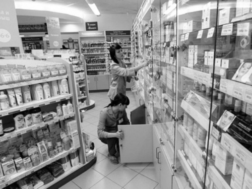 Глава минздрава: в России слишком много аптек, дженериков и посредников