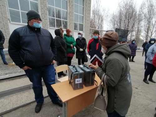 Темы недели: села не хотят в Саратов, госаптека, уход Трифонова