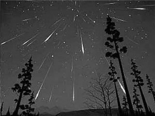 Самый интенсивный звездопад в году. В шлейфе кометы Свифта-Туттля