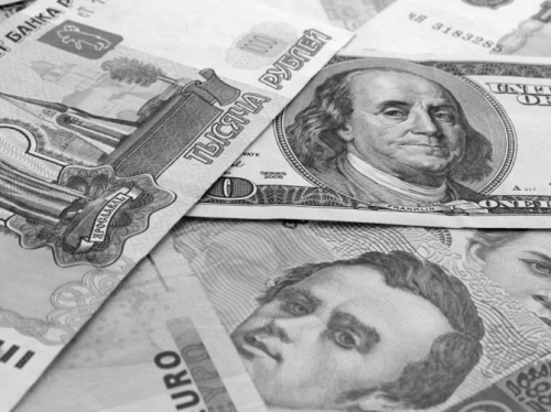 СМИ: Доллар снизился до минимума с начала года