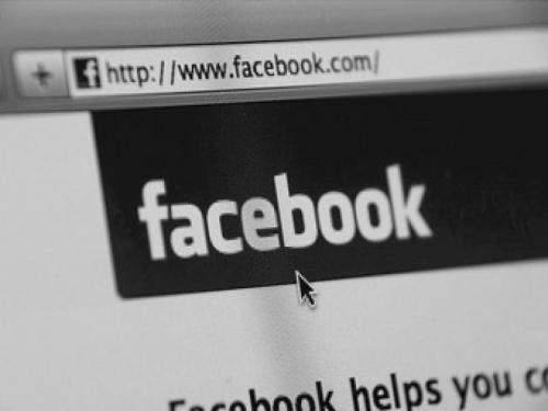 Facebook впервые попал в черный список Рунета. За "Школу суицида"