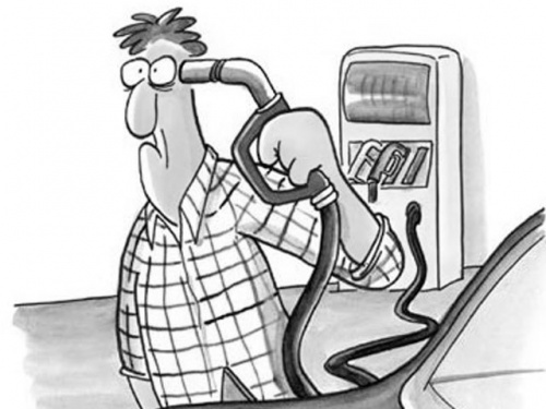 Автомобилисты опасаются рывка цен на бензин. О сверхдоходах нефтянников