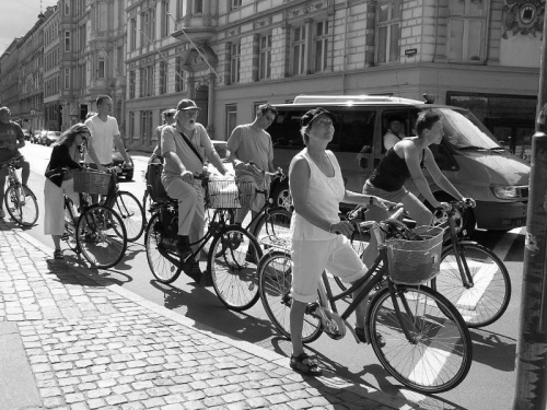 Велосипед признают полноценным видом транспорта. С новым знаком - уступи двухколесным