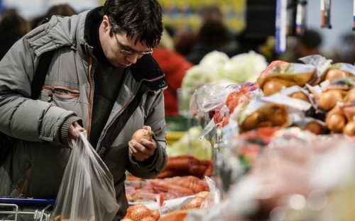 Исследование: Индекс потребительского доверия россиян стремится к минимумам