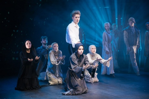 Про любовь, Бога и человека. В ТЮЗе — дипломный спектакль по Достоевскому