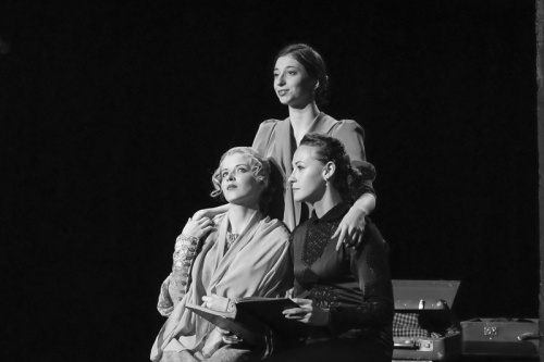 «Три сестры» в драме. Студенты Игоря Баголея залили сцену слезами