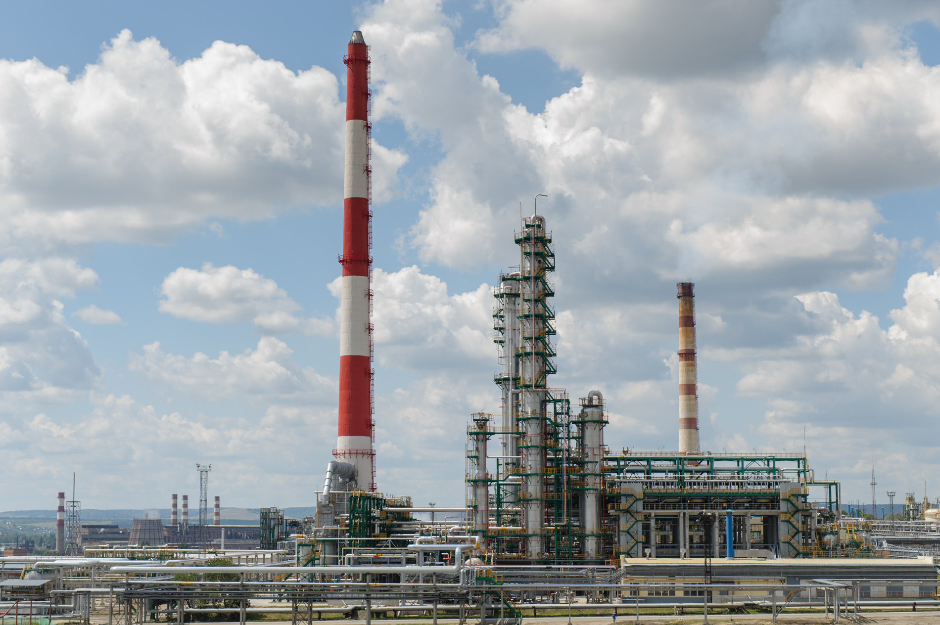 Нефтеперерабатывающий завод Саратов