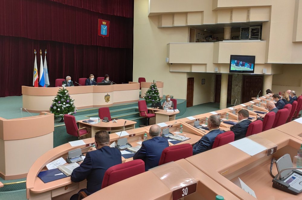 Депутаты приняли сложение полномочий Малетина и Ванцова