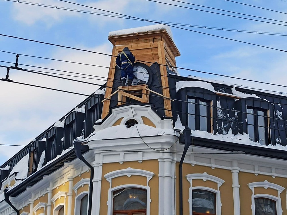 Дом Блюма на проспекте Кирова украсили часы с мелодией