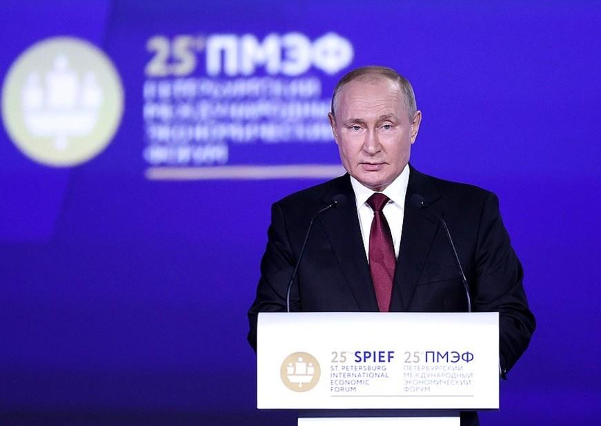 Путин бизнесу: отмена проверок, льготные кредиты, послабления в УК