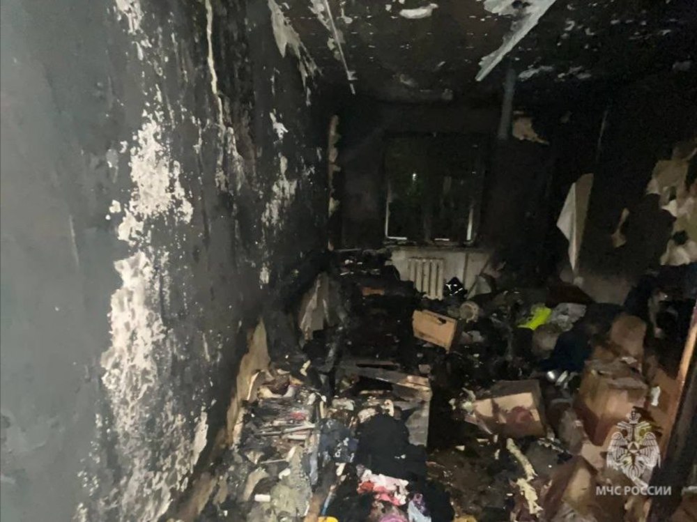 В сгоревшей комнате найден мужской труп