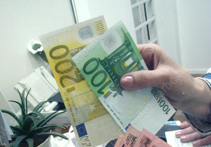 Горожанин купил за 9 тысяч евро фальшивые монеты