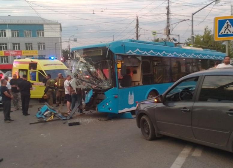 Водителю троллейбуса вынесли приговор за ДТП 