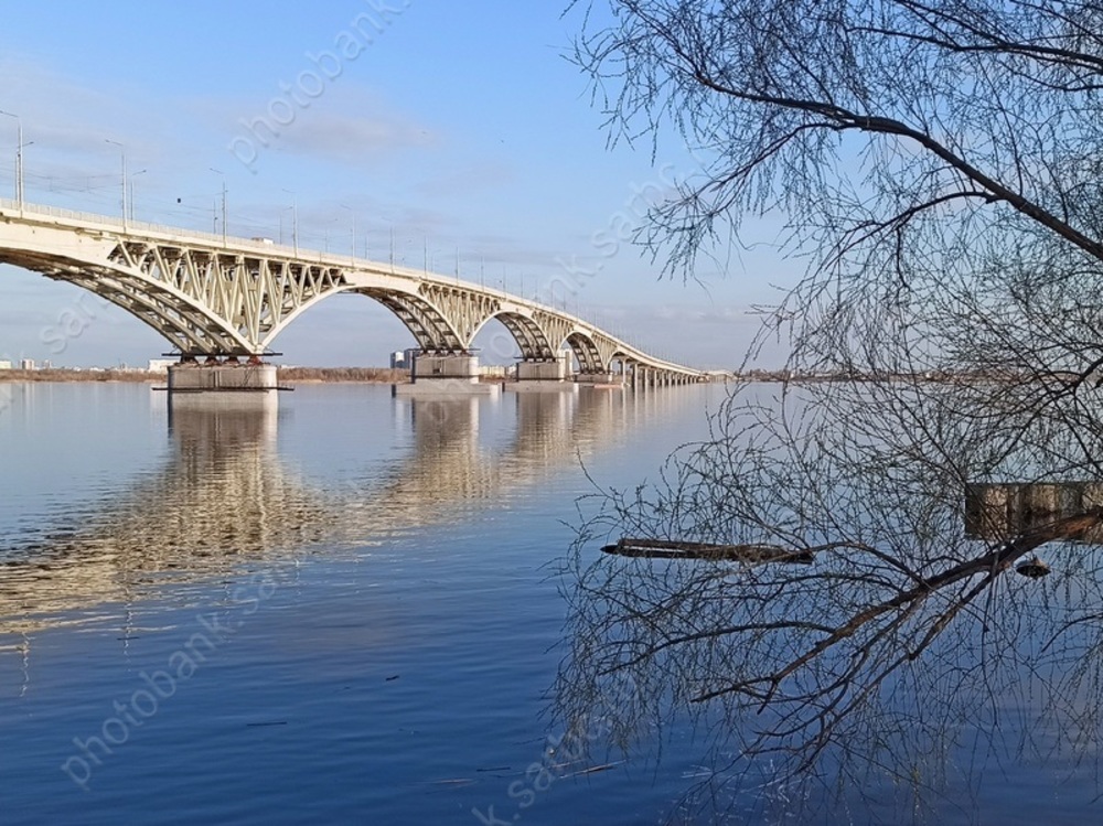 Саратовский мост вошёл в тройку самых популярных символов для 1000 рублей 