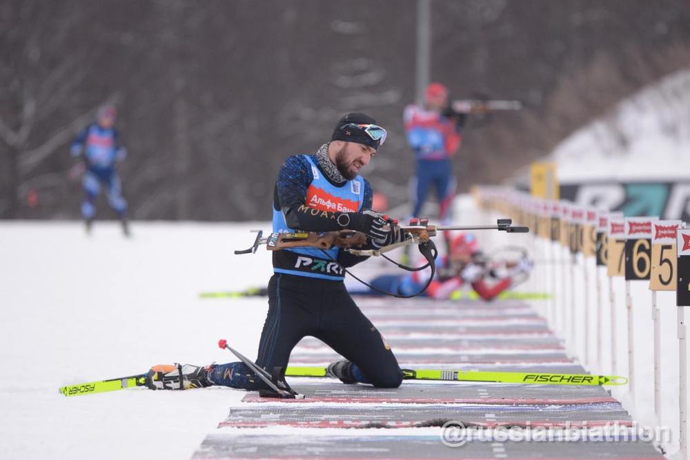 Биатлонист Логинов выиграл индивидуальную гонку на чемпионате России