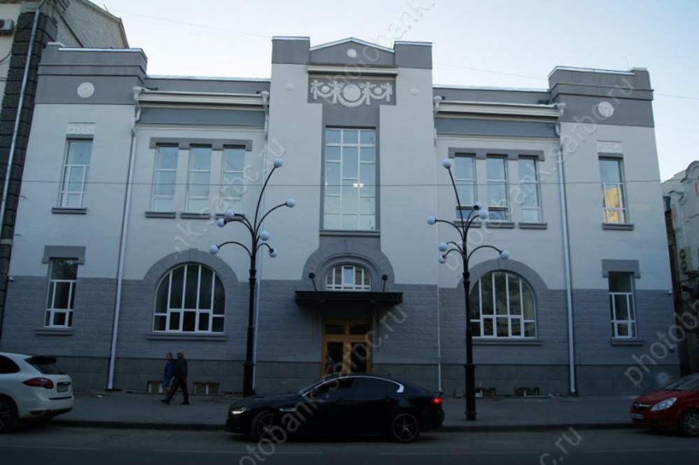 Времена. Открылась первая в России железная дорога, начал сезон эвакуированный в Саратов МХАТ