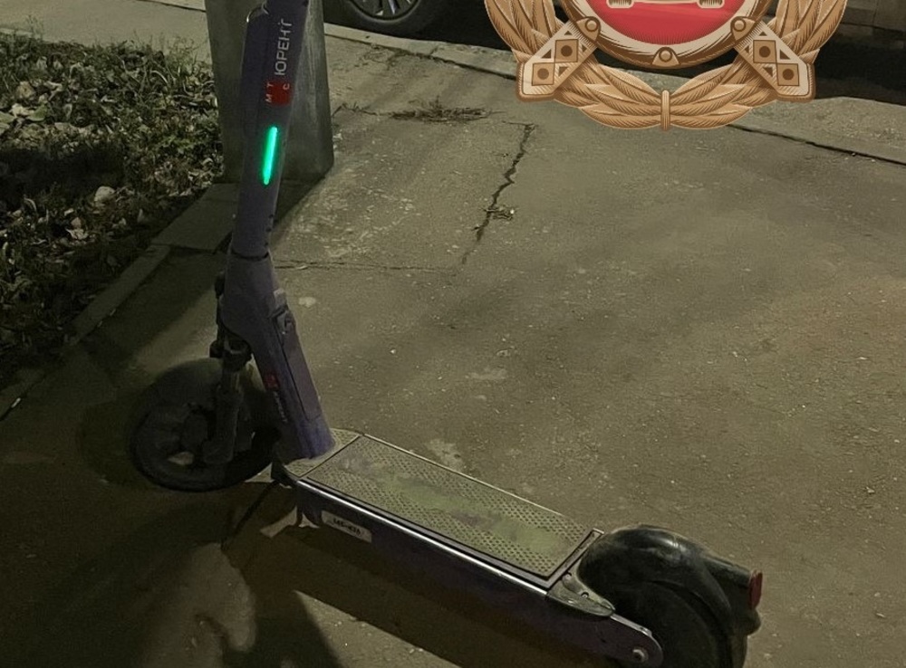 Мальчик на электросамокате сбил женщину