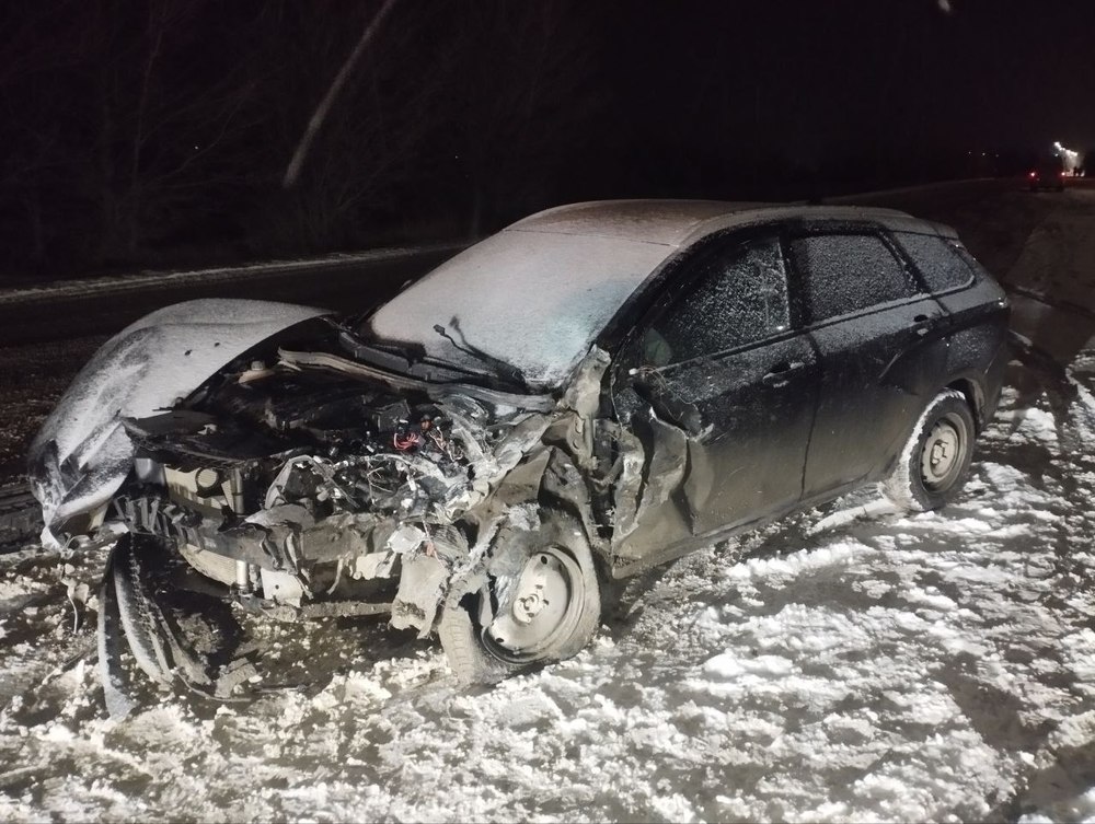 Скорая увезла водителя Нивы после массового ДТП