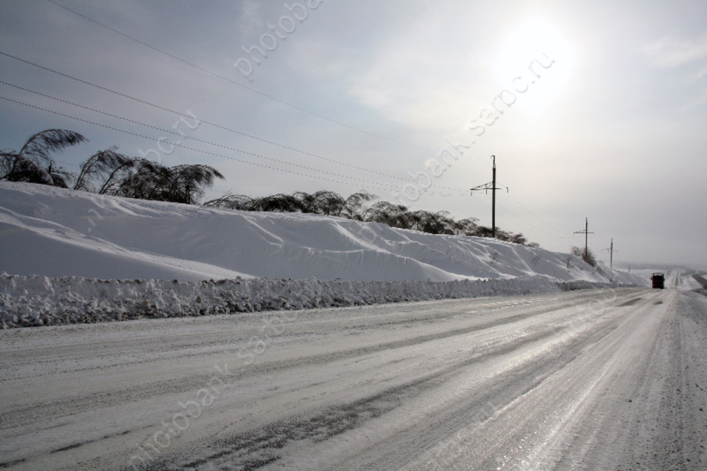 Из-за непогоды на участках двух трасс ограничили движение