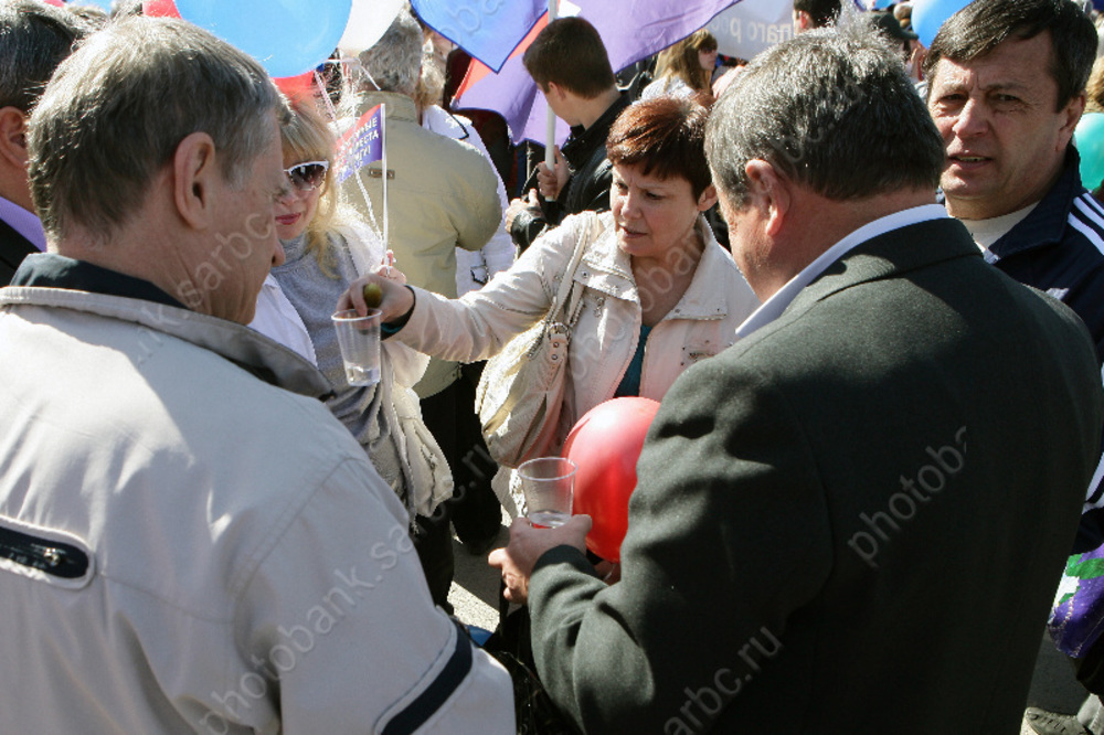 Времена. Годунов провозглашён русским царём, в области ужесточили продажу алкоголя