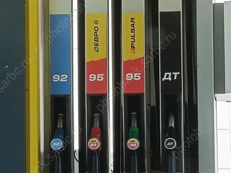 В области продолжает дорожать бензин