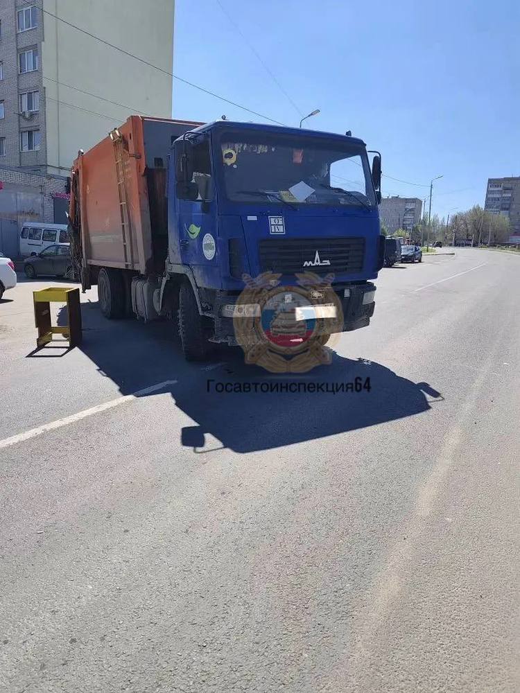 Мусоровоз сбил пенсионерку